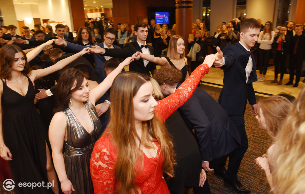 Studniówka 2019  - Zespół Szkół Nr 1 im. Marii Skłodowskiej-Curie w Sopocie [FOTO]