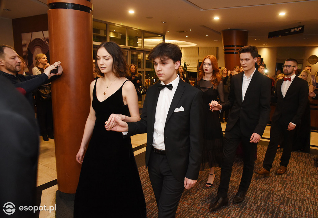 Studniówka 2019  - Zespół Szkół Nr 1 im. Marii Skłodowskiej-Curie w Sopocie [FOTO]