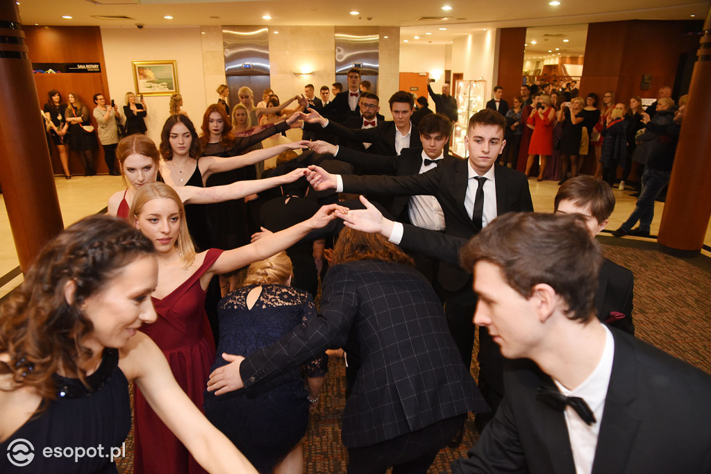 Studniówka 2019  - Zespół Szkół Nr 1 im. Marii Skłodowskiej-Curie w Sopocie [FOTO]