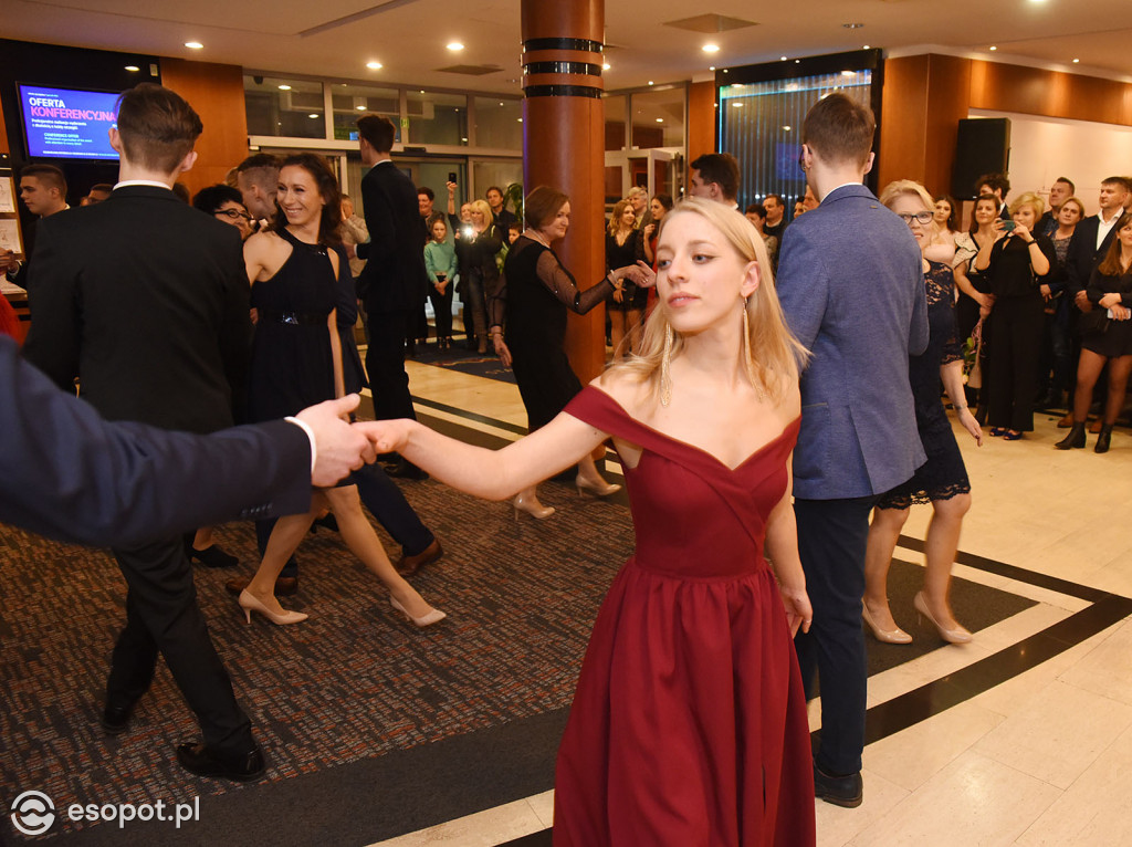 Studniówka 2019  - Zespół Szkół Nr 1 im. Marii Skłodowskiej-Curie w Sopocie [FOTO]