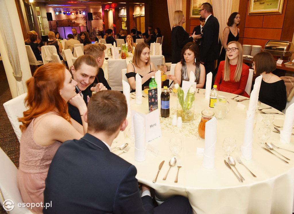 Studniówka 2019  - Zespół Szkół Nr 1 im. Marii Skłodowskiej-Curie w Sopocie [FOTO]