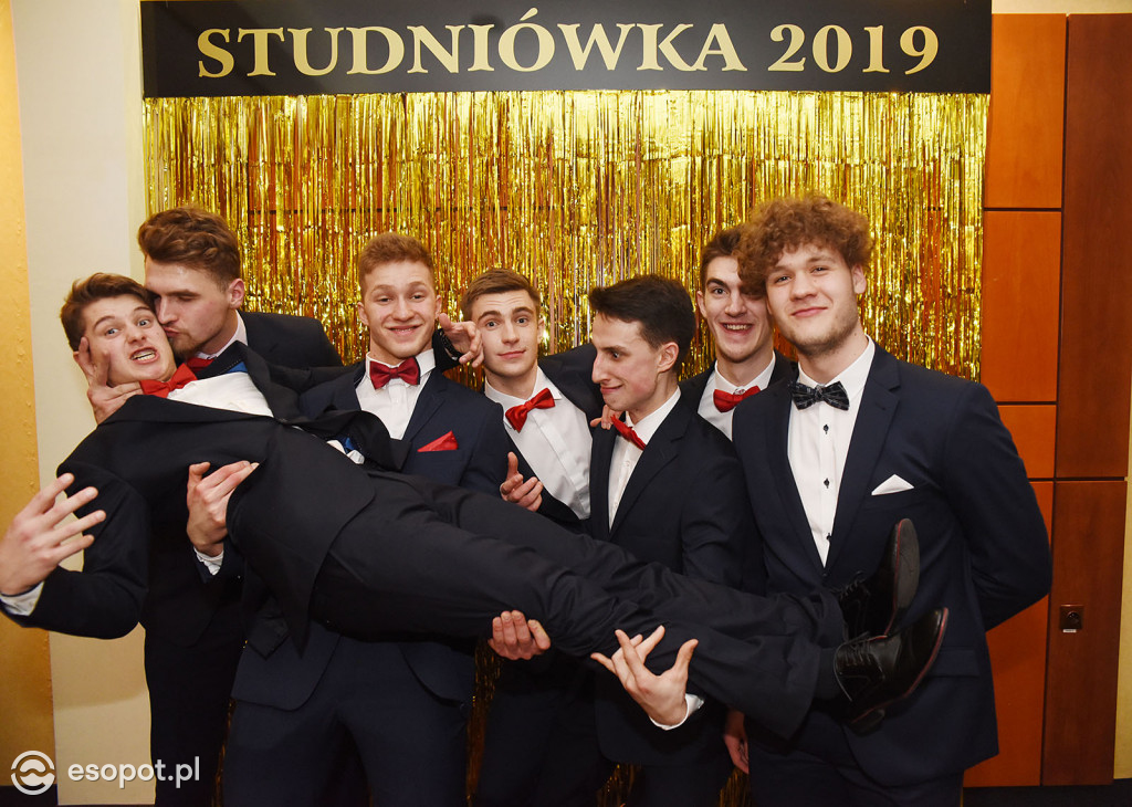 Studniówka 2019  - Zespół Szkół Nr 1 im. Marii Skłodowskiej-Curie w Sopocie [FOTO]
