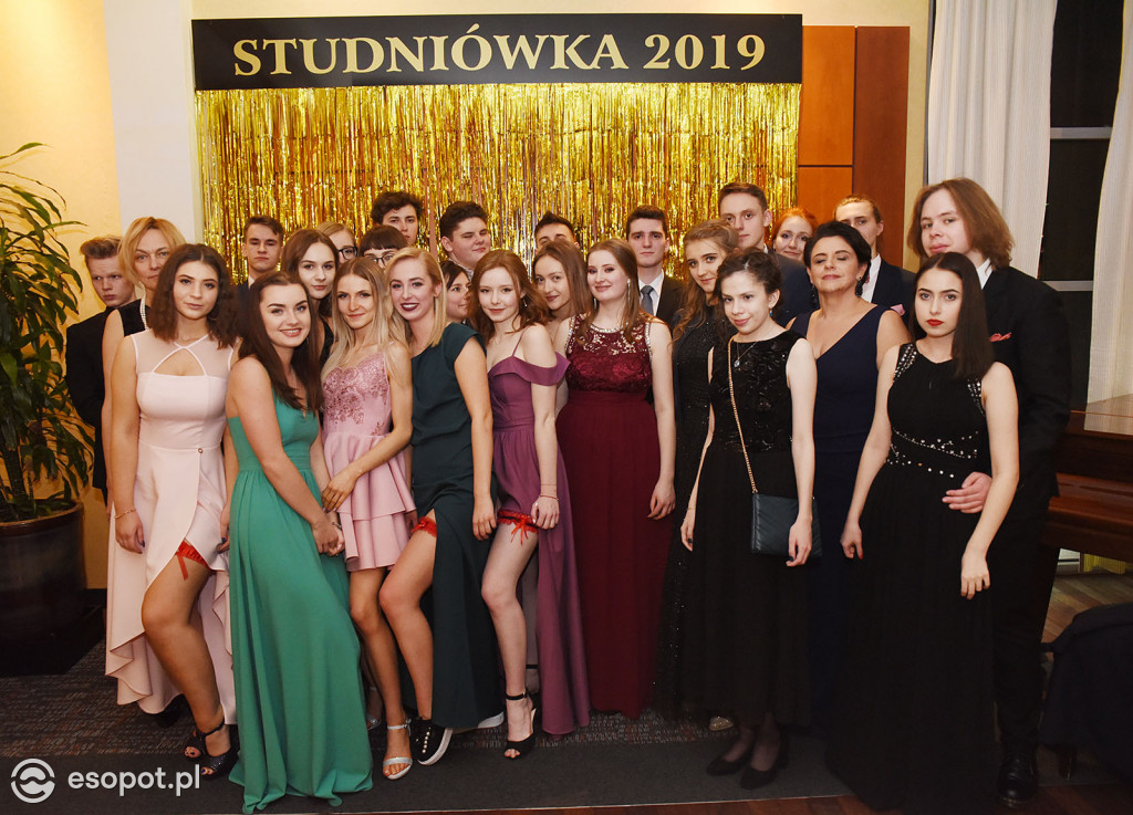 Studniówka 2019  - Zespół Szkół Nr 1 im. Marii Skłodowskiej-Curie w Sopocie [FOTO]
