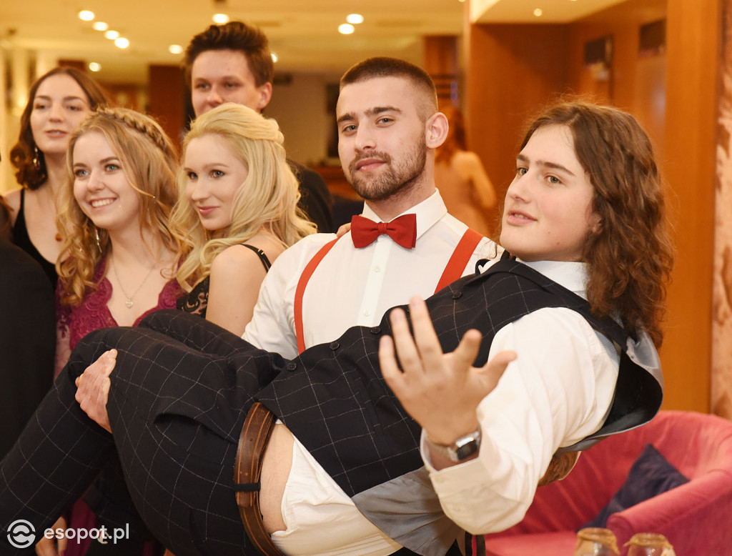 Studniówka 2019  - Zespół Szkół Nr 1 im. Marii Skłodowskiej-Curie w Sopocie [FOTO]