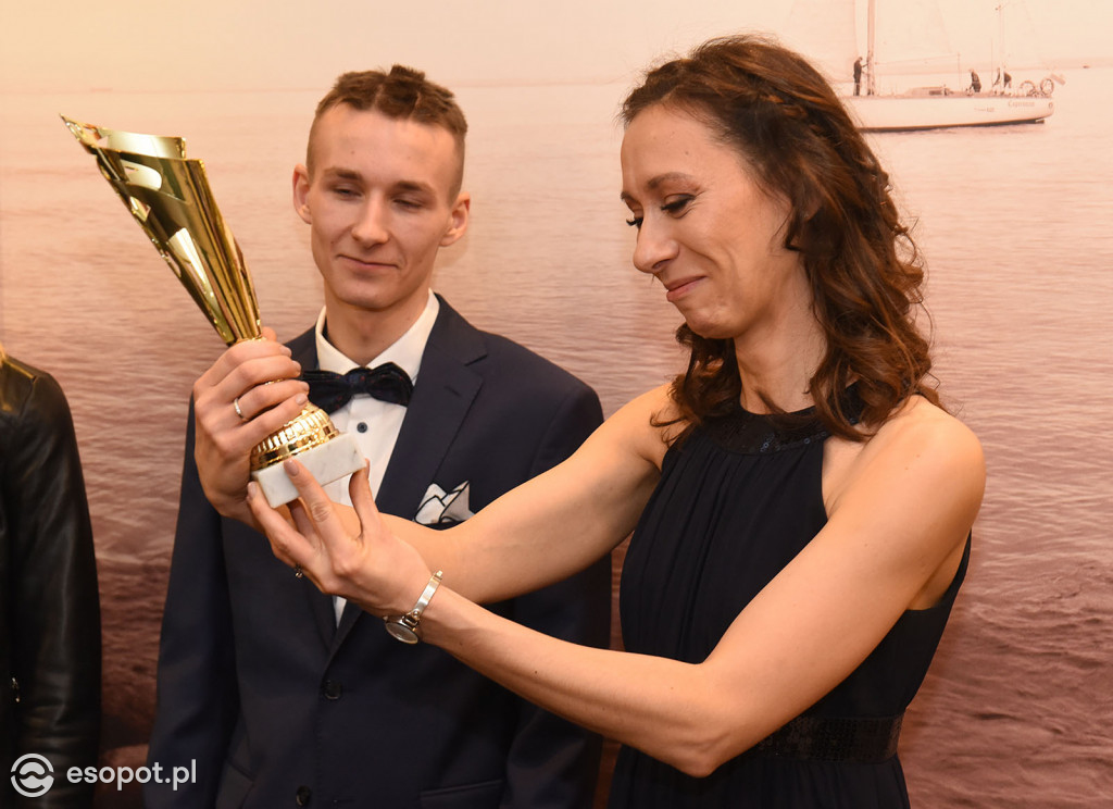 Studniówka 2019  - Zespół Szkół Nr 1 im. Marii Skłodowskiej-Curie w Sopocie [FOTO]