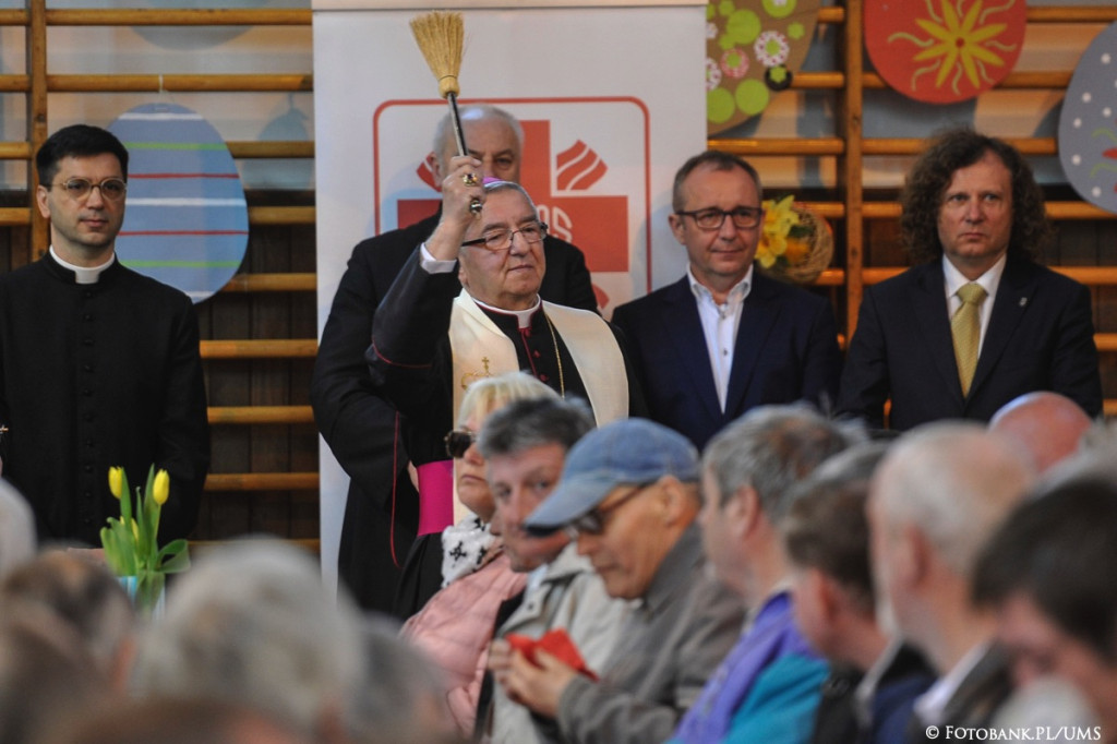 Wielkanocne śniadanie dla osób potrzebujących w Sopocie