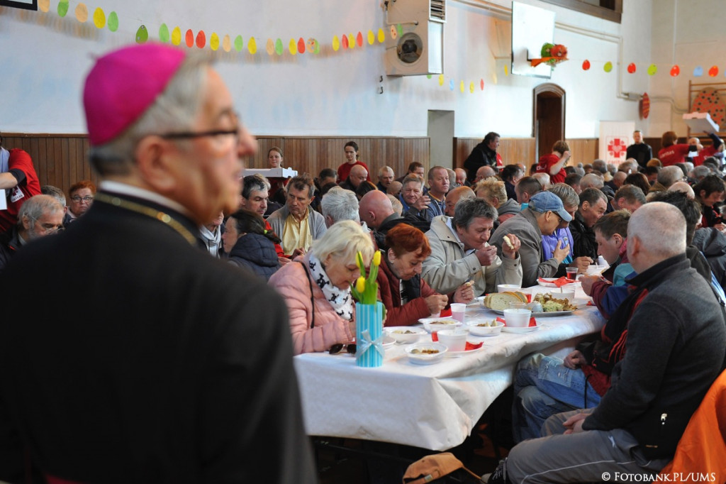 Wielkanocne śniadanie dla osób potrzebujących w Sopocie