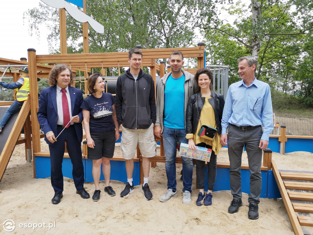Nowy plac zabaw w kształcie statku / projekt BO Sopot