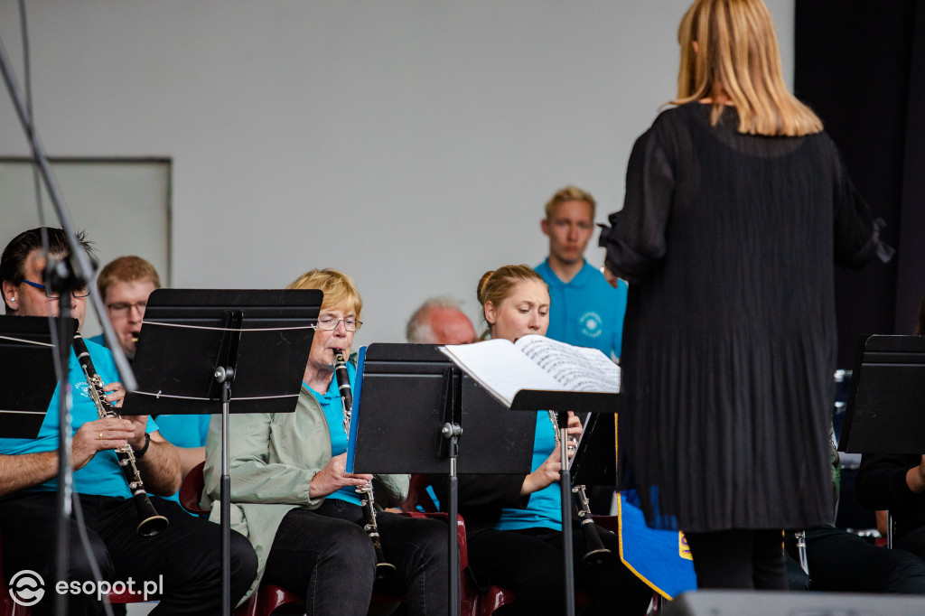 Występ orkiestry dętej Sölvesborgs Musikkar w muszli koncertowej w Sopocie [FOTO]