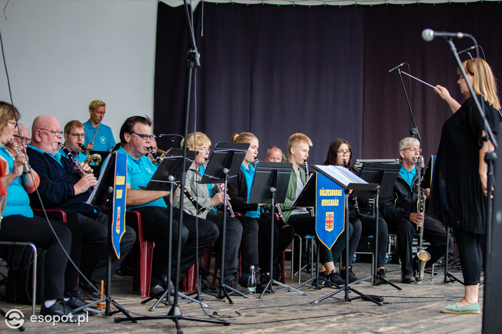 Występ orkiestry dętej Sölvesborgs Musikkar w muszli koncertowej w Sopocie [FOTO]