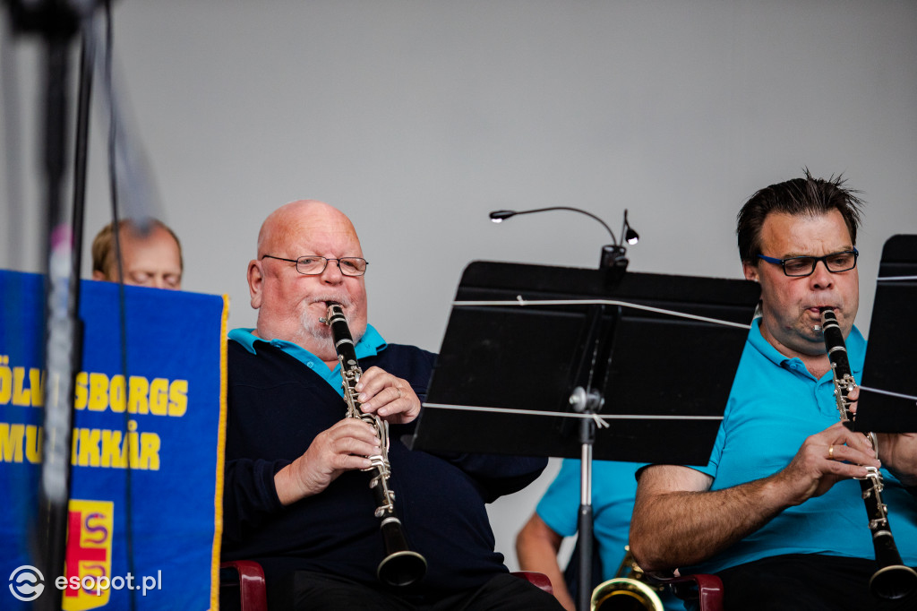 Występ orkiestry dętej Sölvesborgs Musikkar w muszli koncertowej w Sopocie [FOTO]
