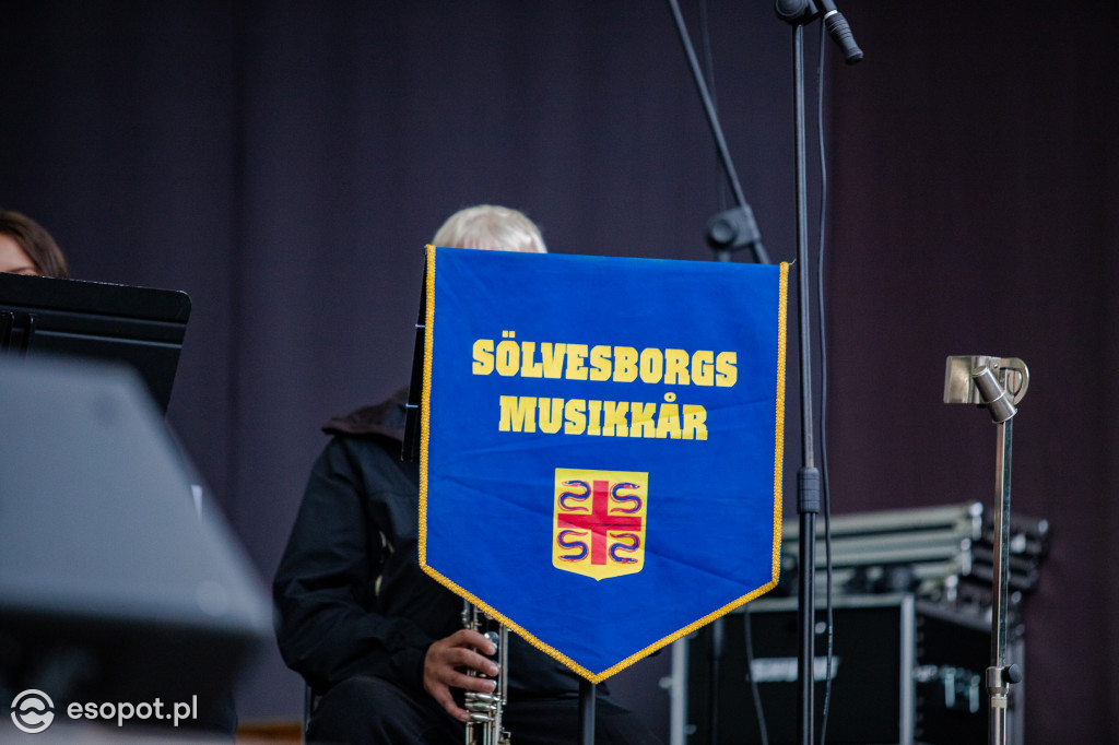 Występ orkiestry dętej Sölvesborgs Musikkar w muszli koncertowej w Sopocie [FOTO]