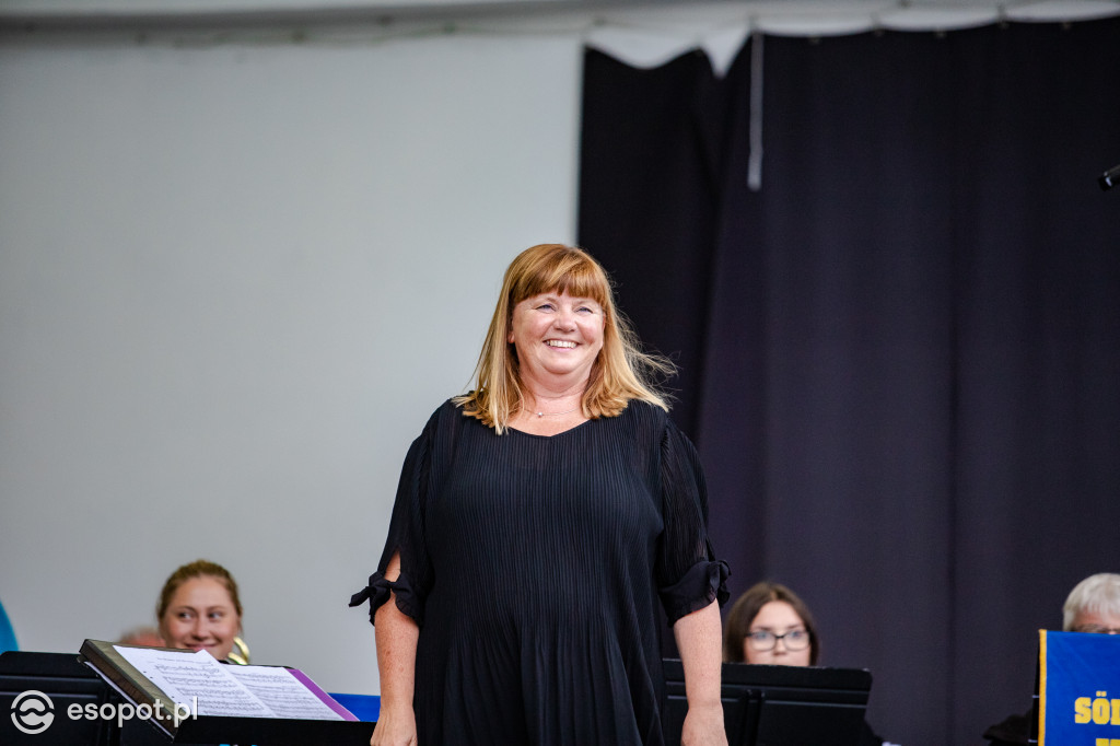 Występ orkiestry dętej Sölvesborgs Musikkar w muszli koncertowej w Sopocie [FOTO]