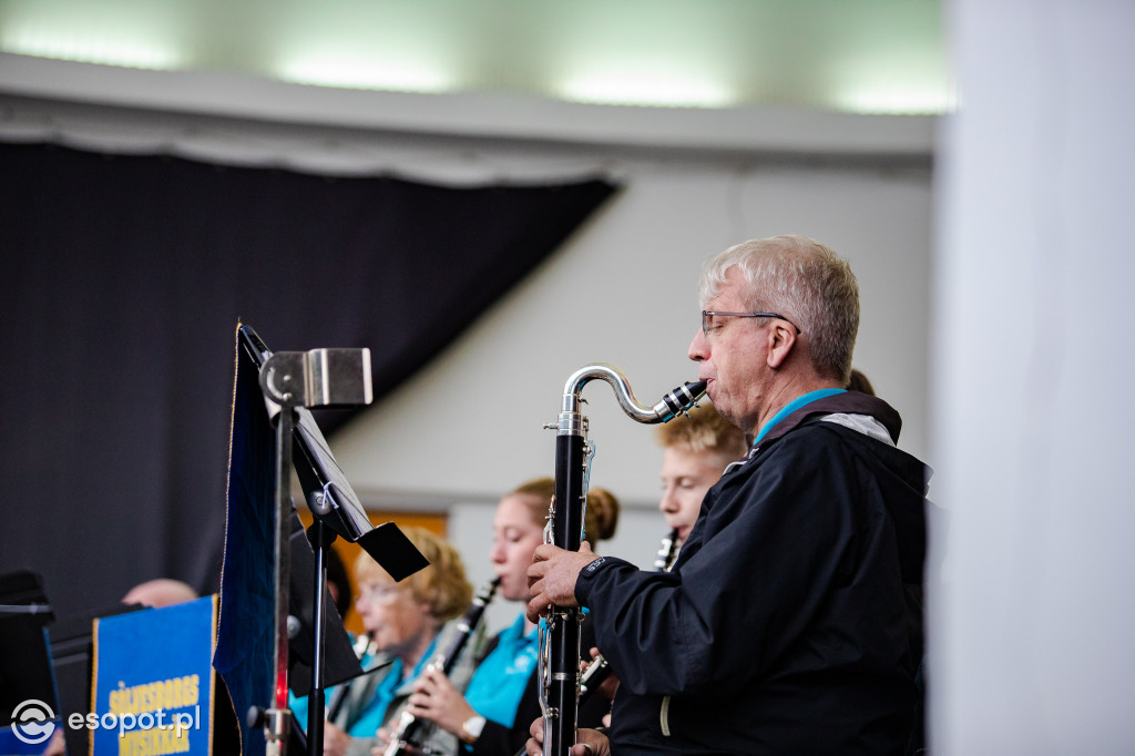 Występ orkiestry dętej Sölvesborgs Musikkar w muszli koncertowej w Sopocie [FOTO]