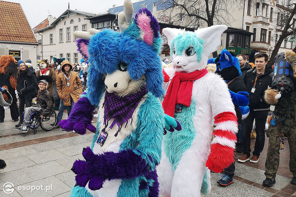 Fursuit Walk 2020 Sopot - Futrzaki opanowały kurort - Gdakon