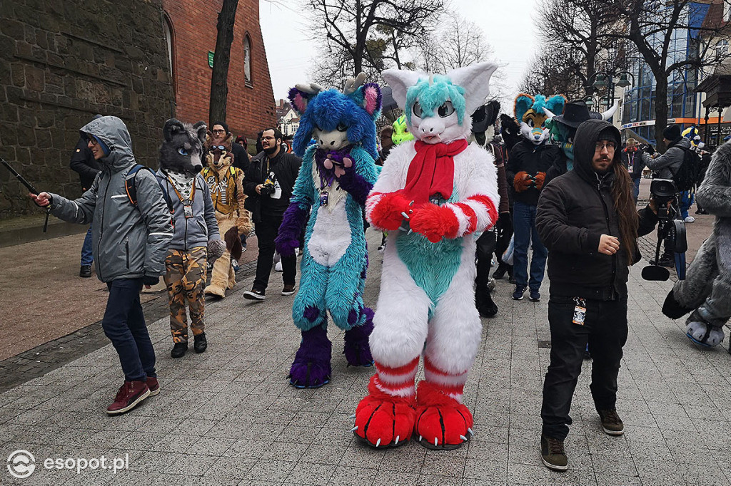 Fursuit Walk 2020 Sopot - Futrzaki opanowały kurort - Gdakon