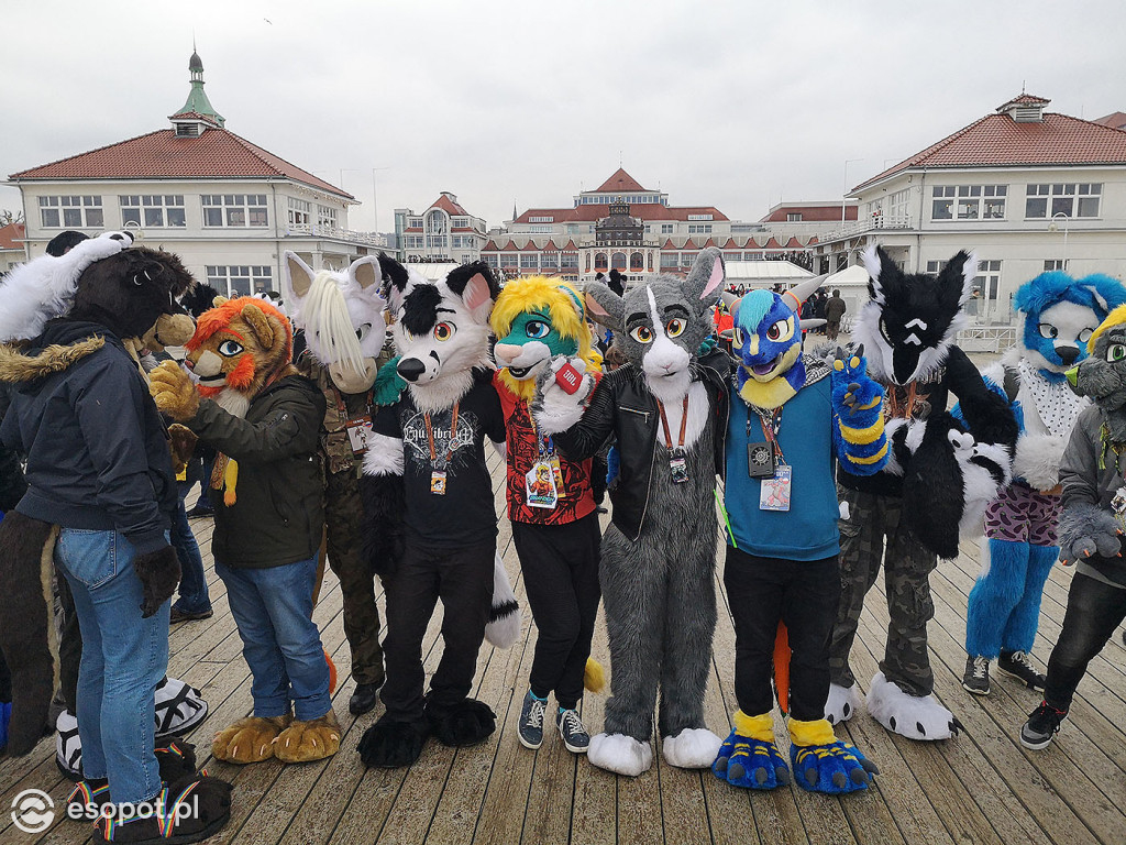 Fursuit Walk 2020 Sopot - Futrzaki opanowały kurort - Gdakon