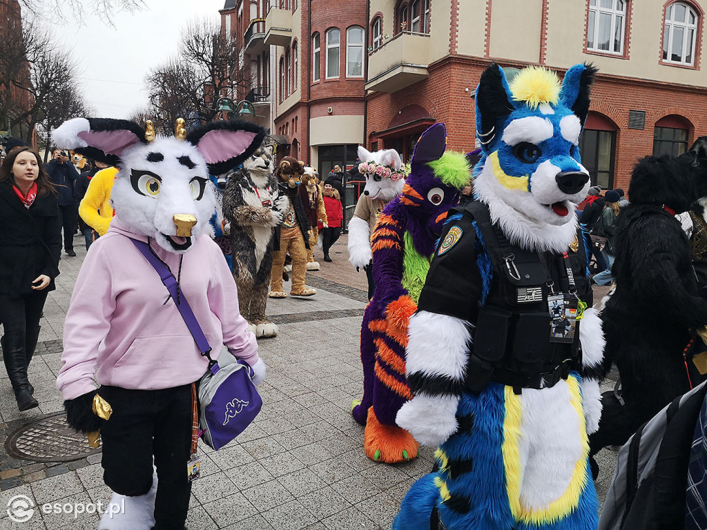Fursuit Walk 2020 Sopot - Futrzaki opanowały kurort - Gdakon