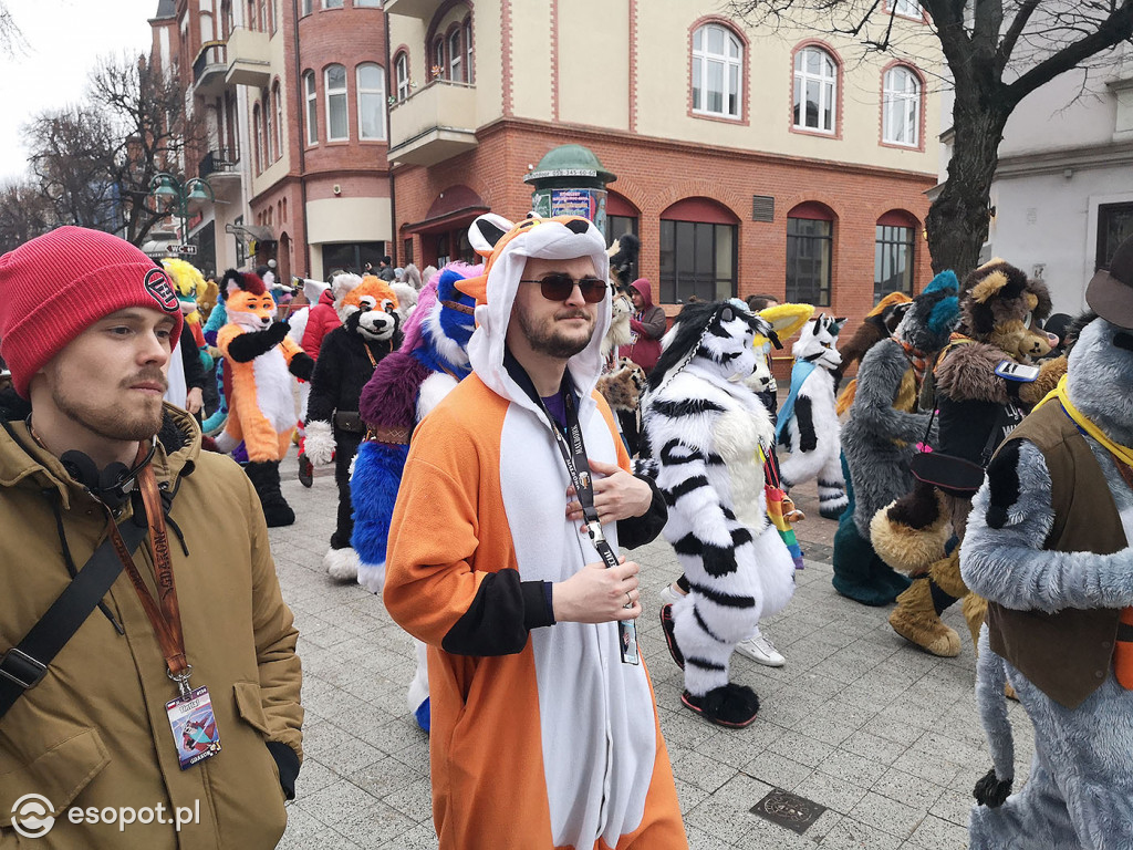 Fursuit Walk 2020 Sopot - Futrzaki opanowały kurort - Gdakon