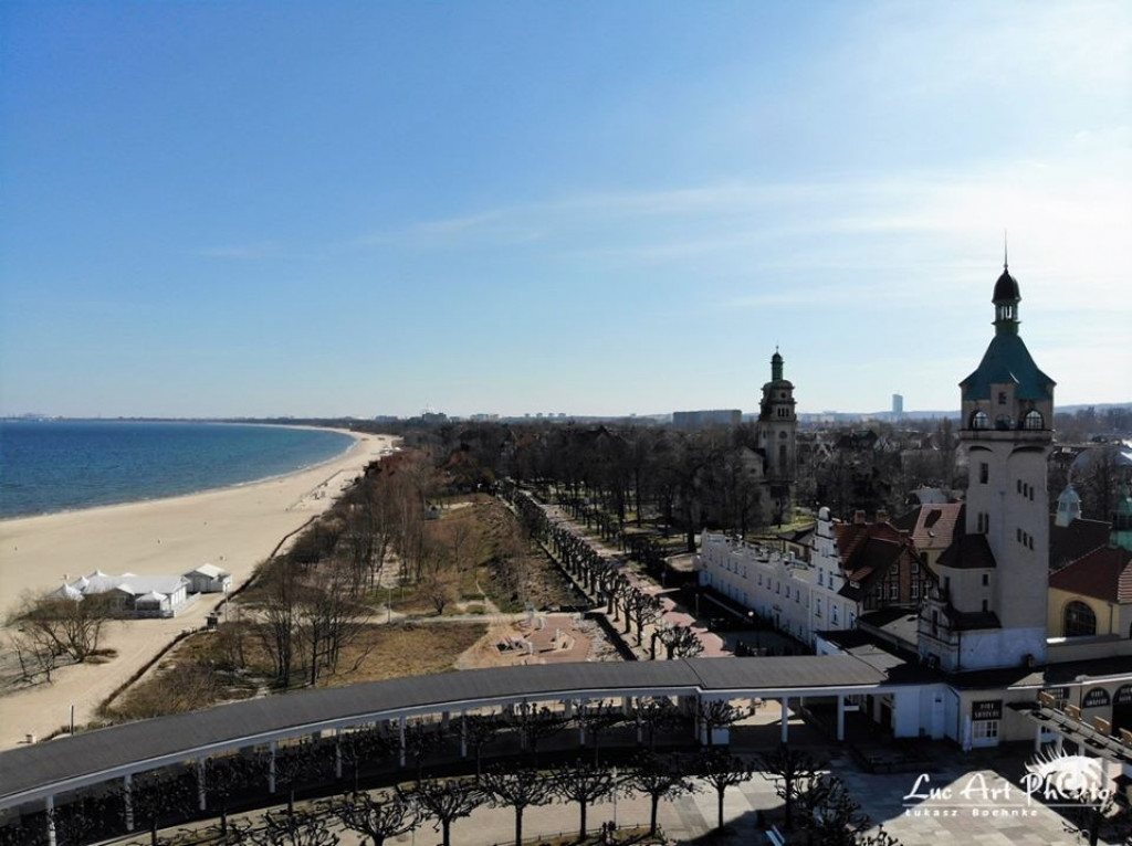 Pusta niedziela w Sopocie - Zdjęcia z Drona 05.04.2020 [FOTO]