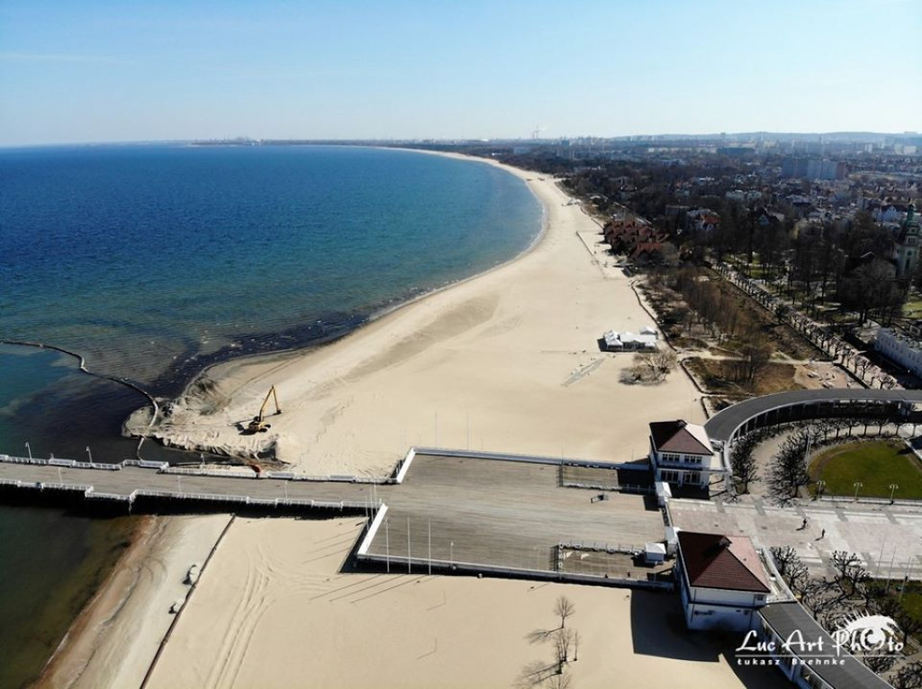 Pusta niedziela w Sopocie - Zdjęcia z Drona 05.04.2020 [FOTO]