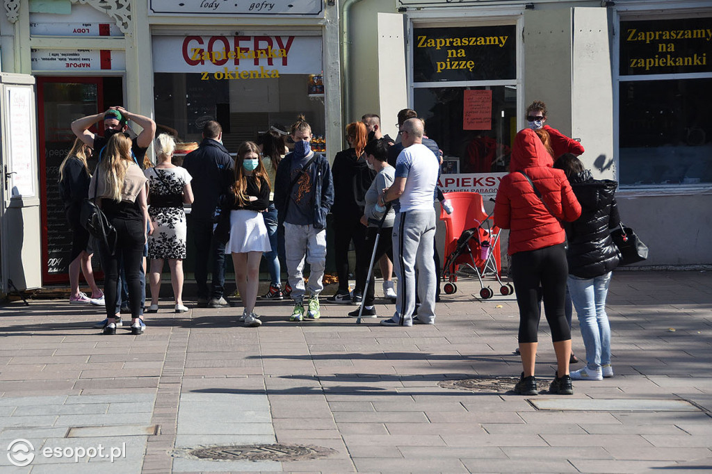 Weekend majowy w Sopocie 09-10.05.2020 - Piękna pogoda przyciągnęła tłumy [FOTO]