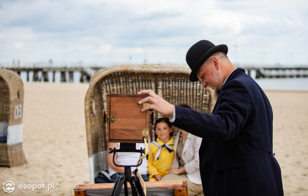 Ręcznie wykonane kosze z indonezyjskiego rattanu na sopockich plażach!