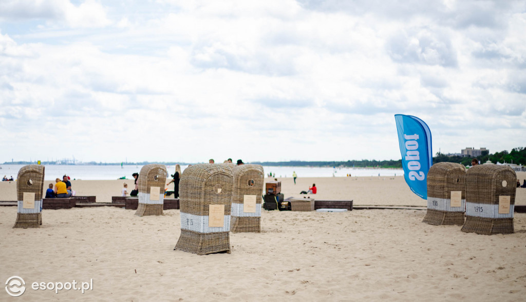 Ręcznie wykonane kosze z indonezyjskiego rattanu na sopockich plażach!