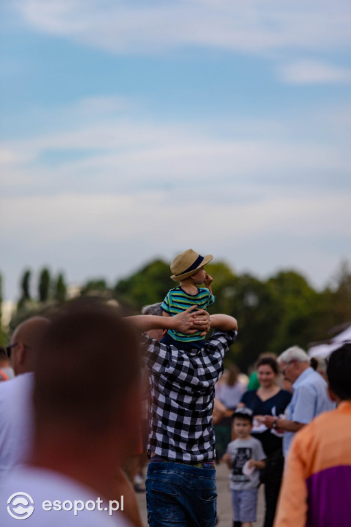 Konkurs Kapeluszy podczas wyścigów konnych na Hipodromie [FOTO]