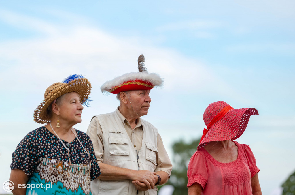 Konkurs Kapeluszy podczas wyścigów konnych na Hipodromie [FOTO]