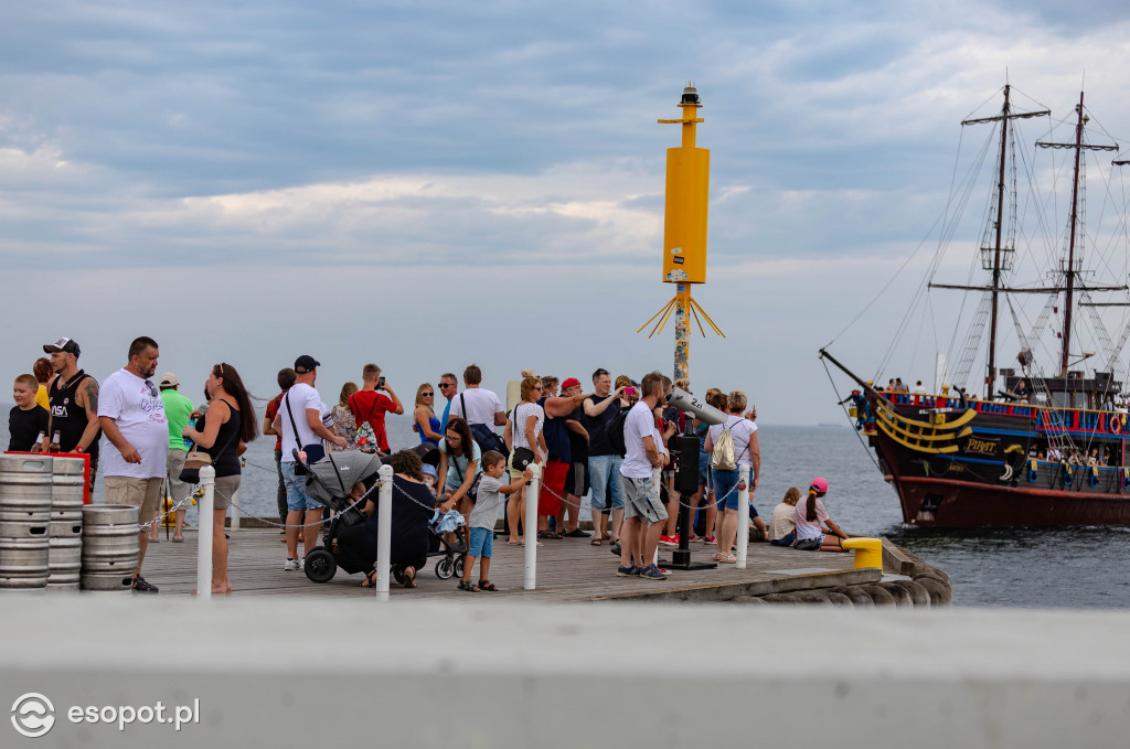Parada katamaranów przy sopockim molo [FOTO]