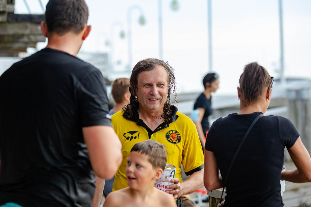 Skok z sopockiego mola w szczytnym celu 30.08.2020 [FOTO]