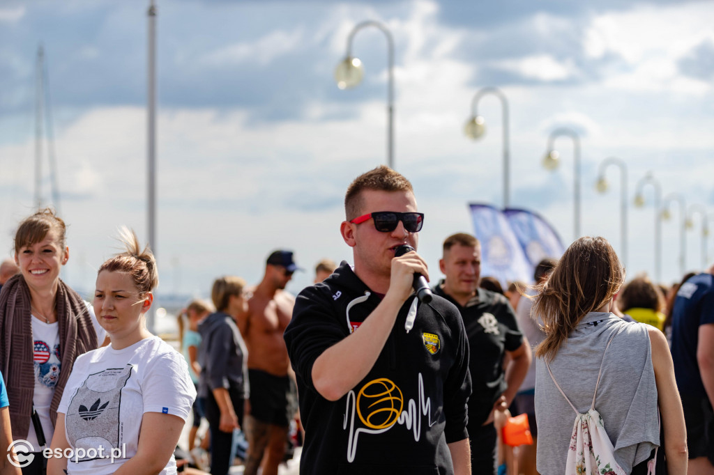 Skok z sopockiego mola w szczytnym celu 30.08.2020 [FOTO]