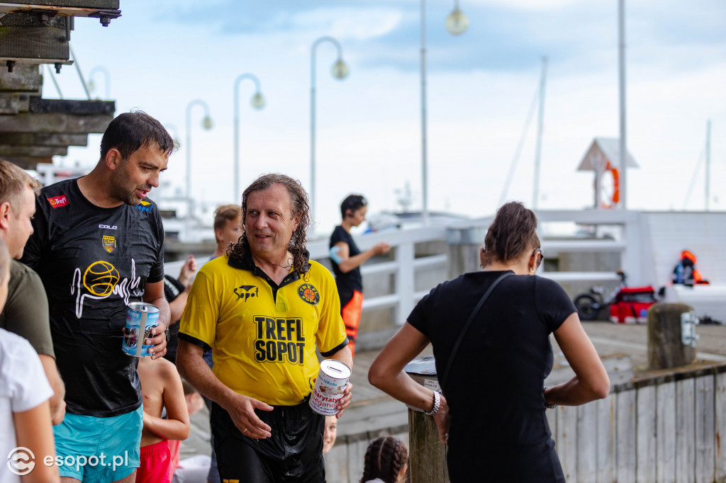 Skok z sopockiego mola w szczytnym celu 30.08.2020 [FOTO]