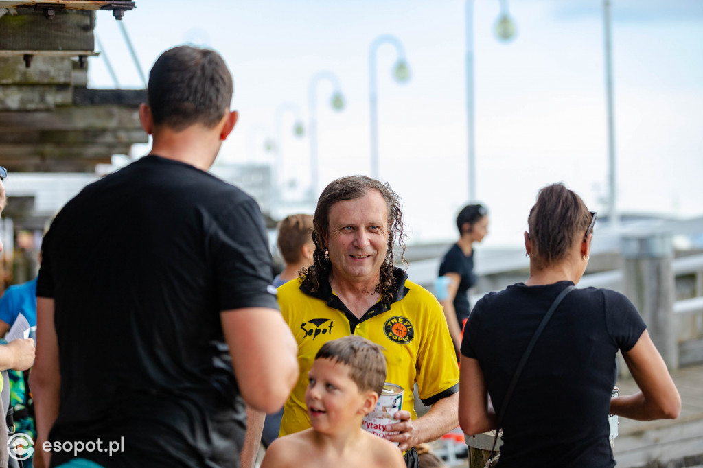 Skok z sopockiego mola w szczytnym celu 30.08.2020 [FOTO]