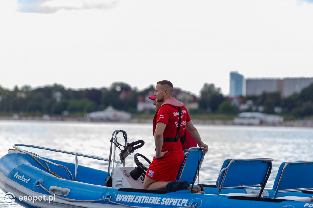 Skok z sopockiego mola w szczytnym celu 30.08.2020 [FOTO]