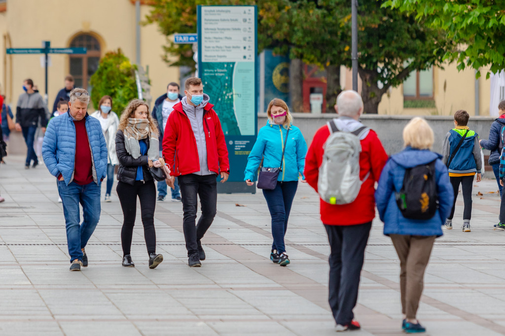 Sopot w czerwonej strefie: mieszkańcy, turyści i obostrzenia [FOTO]