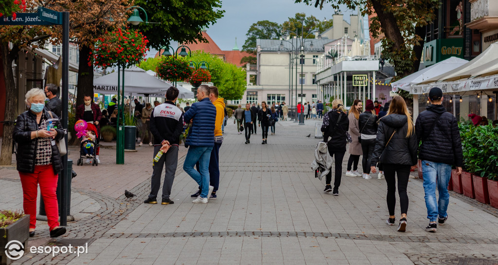 Sopot w czerwonej strefie: mieszkańcy, turyści i obostrzenia [FOTO]