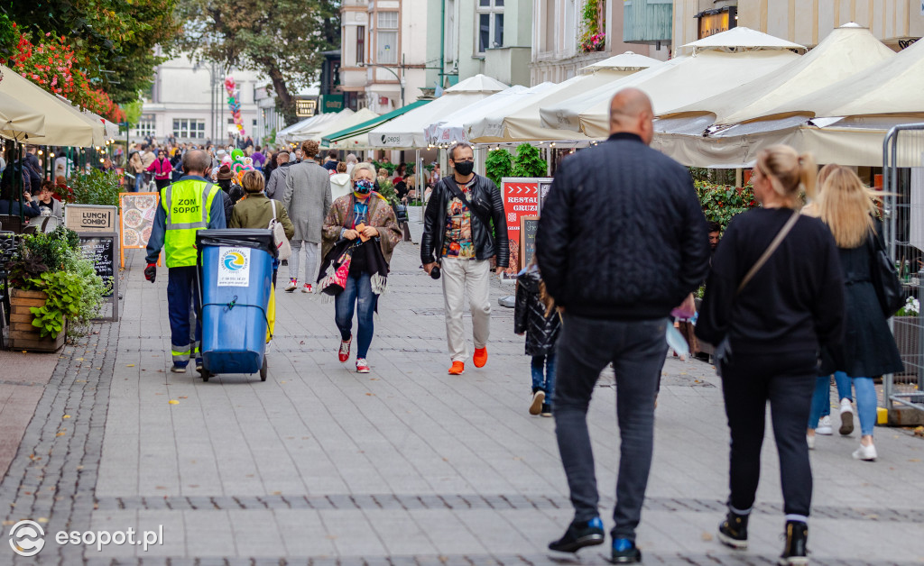 Sopot w czerwonej strefie: mieszkańcy, turyści i obostrzenia [FOTO]
