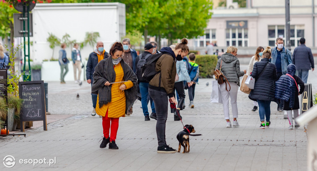 Sopot w czerwonej strefie: mieszkańcy, turyści i obostrzenia [FOTO]