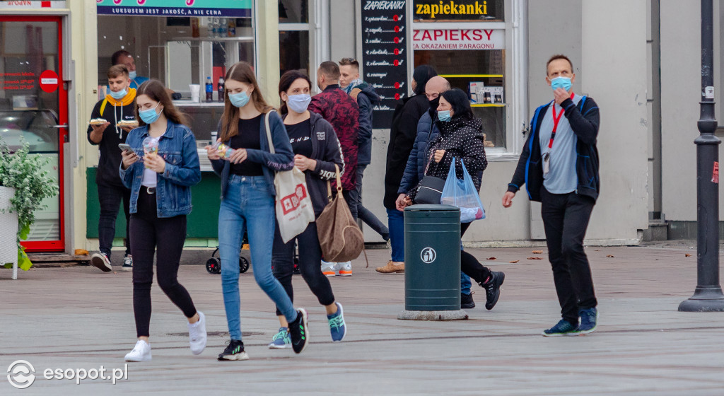 Sopot w czerwonej strefie: mieszkańcy, turyści i obostrzenia [FOTO]