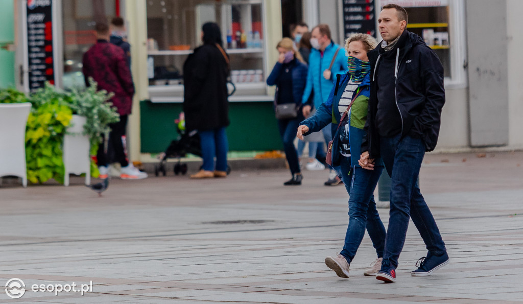 Sopot w czerwonej strefie: mieszkańcy, turyści i obostrzenia [FOTO]