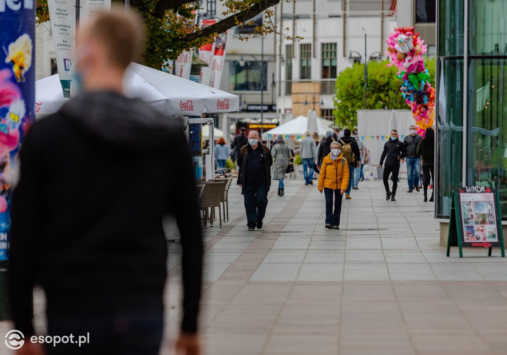 Mieszkańcy i turyści w czerwonej strefie! Jak Sopot stosuje się do obostrzeń [FOTO]