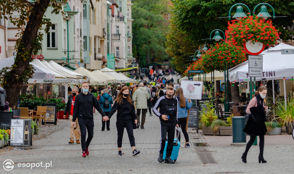 Mieszkańcy i turyści w czerwonej strefie! Jak Sopot stosuje się do obostrzeń [FOTO]