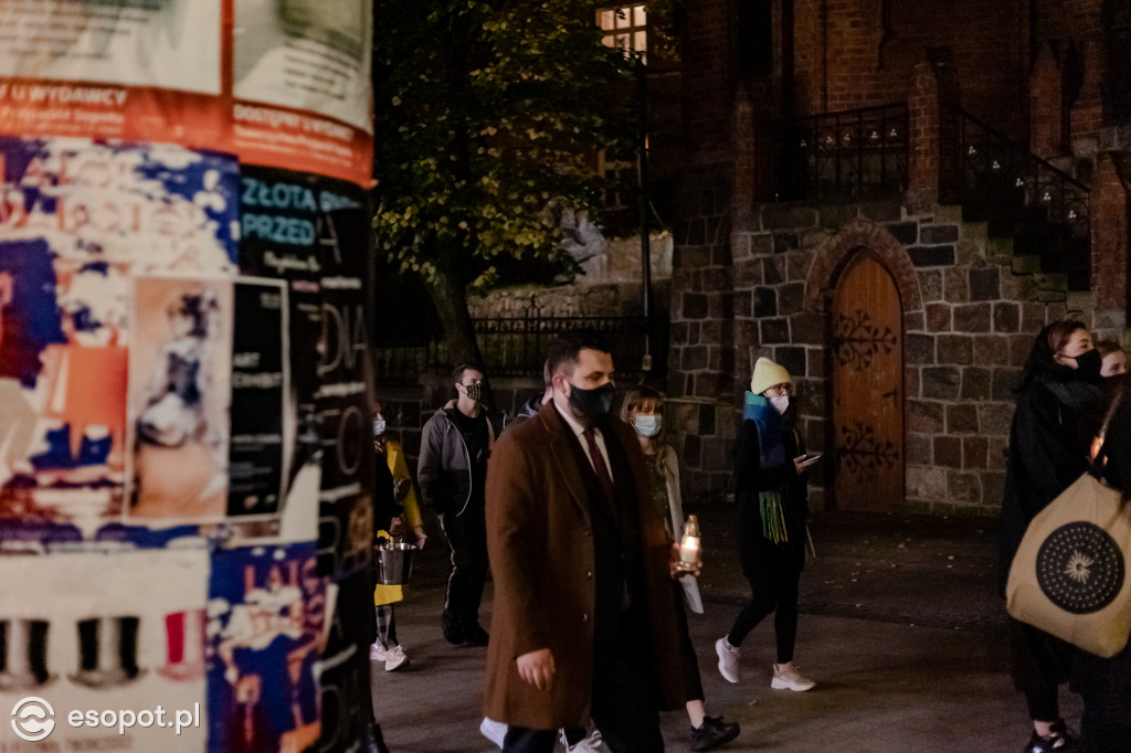 Sopot: kondukt żałobny nad utraconą godnością kobiet [FOTO]