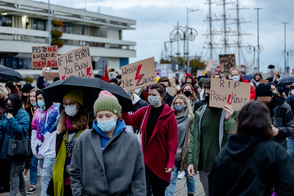 #StrajkKobiet w Trójmieście: gorąca sobota w Sopocie, Gdyni i Gdańsku [FOTO]