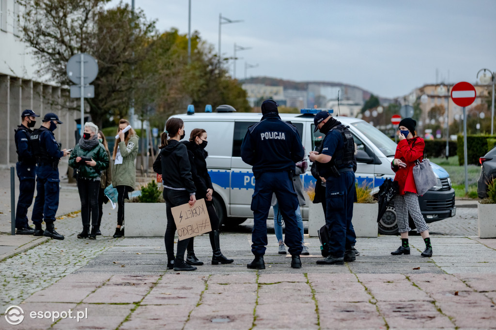 #StrajkKobiet w Trójmieście: gorąca sobota w Sopocie, Gdyni i Gdańsku [FOTO]