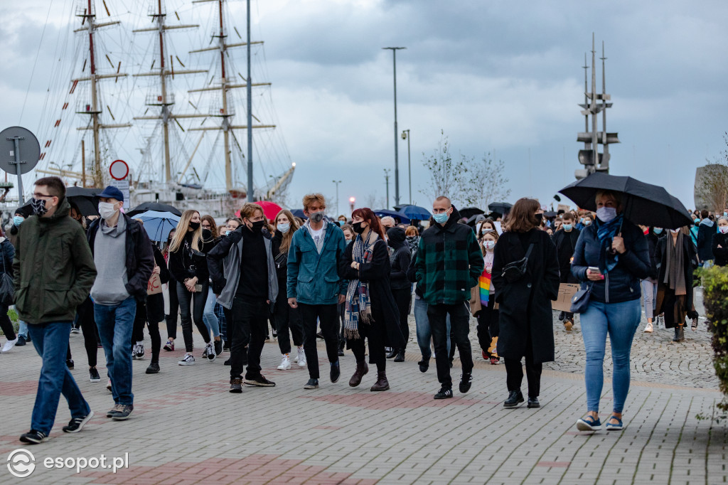 #StrajkKobiet w Trójmieście: gorąca sobota w Sopocie, Gdyni i Gdańsku [FOTO]