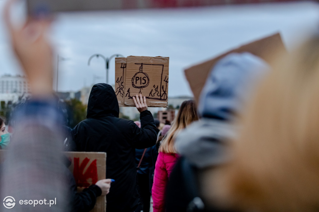 #StrajkKobiet w Trójmieście: gorąca sobota w Sopocie, Gdyni i Gdańsku [FOTO]