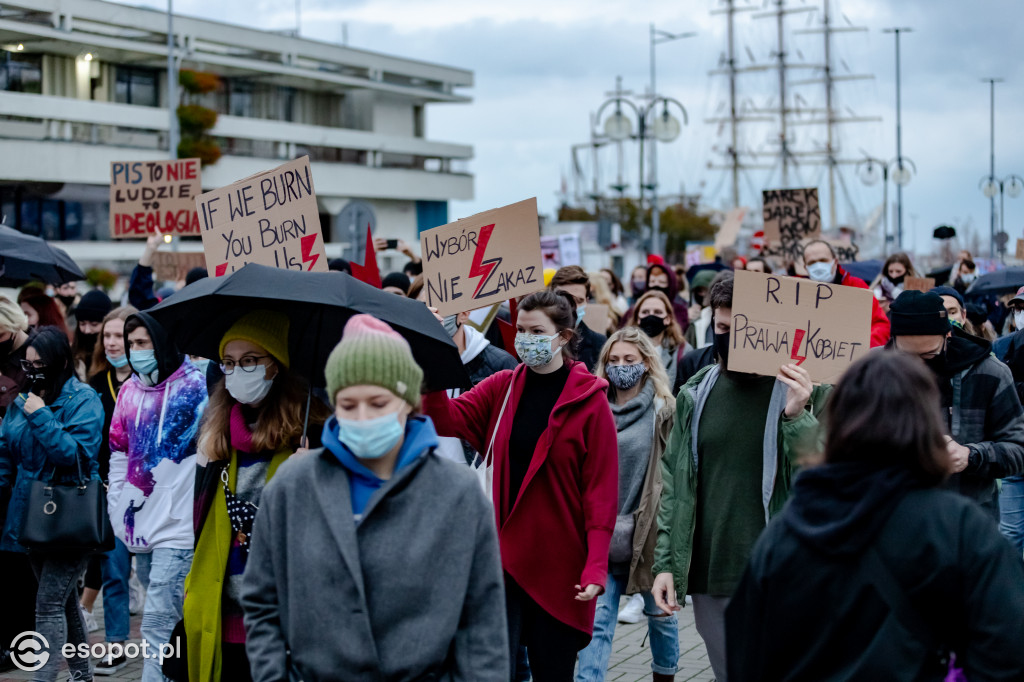 #StrajkKobiet w Trójmieście: gorąca sobota w Sopocie, Gdyni i Gdańsku [FOTO]